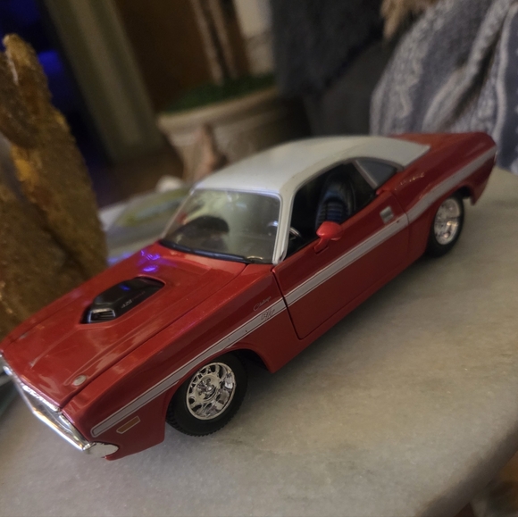 Collectible Automobile - Picture 6 of 14